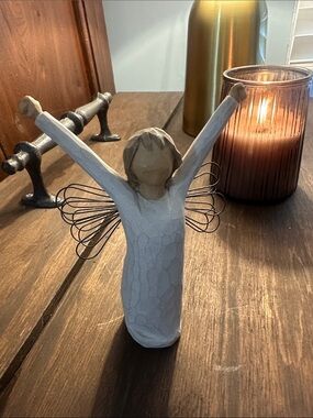 Willow Tree Inspired White Angel Figurine with Wire Wings